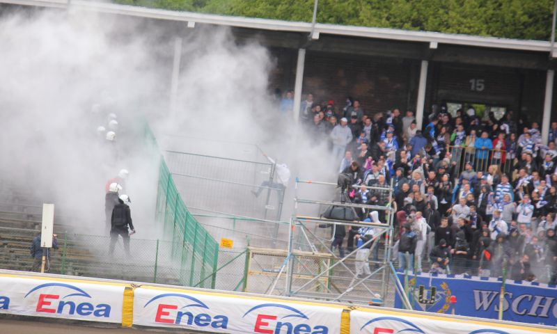 Ahh regional hooliganism at it’s finest. The away fans spurred on by the burning of one of their scarves in our end